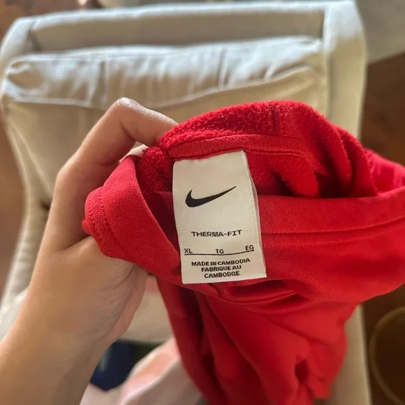 Youth XL Nike Hoodie - Picture 2 of 2